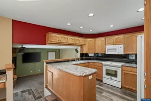 496 SE Walnut Cir, Dallas, OR 97338 - Photo 15