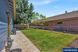 1025 Church St, Woodburn, OR 97071 - Photo 33