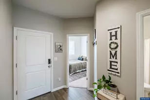 5055 Comet St NE, Salem, OR 97305 - Photo 9
