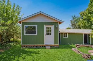 380 S 7th St, Lebanon, OR 97355 - Photo 25