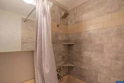 380 S 7th St, Lebanon, OR 97355 - Photo 17