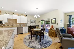 628 NW Hillcrest Dr, Dallas, OR 97338 - Photo 9