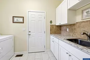 628 NW Hillcrest Dr, Dallas, OR 97338 - Photo 13