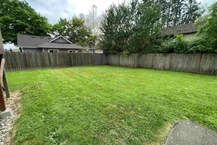 271 E Clay St, Monmouth, OR 97361 - Photo 9