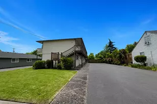 271 E Clay St, Monmouth, OR 97361 - Photo 3