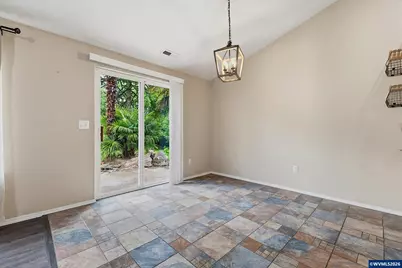 1302 SW Darci Dr, McMinnville, OR 97128 - Photo 7