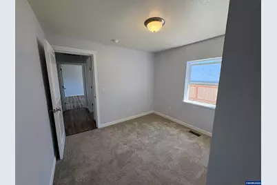 840 SW Cherry St, Willamina, OR 97396 - Photo 11