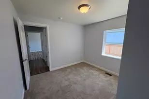 840 SW Cherry St, Willamina, OR 97396 - Photo 11