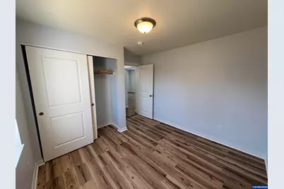 840 SW Cherry St, Willamina, OR 97396 - Photo 9