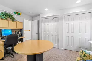 151 Rockridge Lp, Eugene, OR 97405 - Photo 11