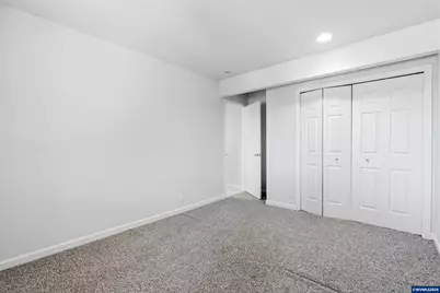 151 Rockridge Lp, Eugene, OR 97405 - Photo 21