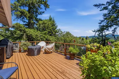151 Rockridge Lp, Eugene, OR 97405 - Photo 17