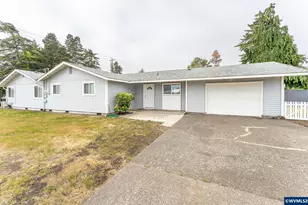 2025 Pine St, Florence, OR 97439 - Photo 3