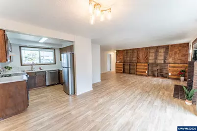 2025 Pine St, Florence, OR 97439 - Photo 7