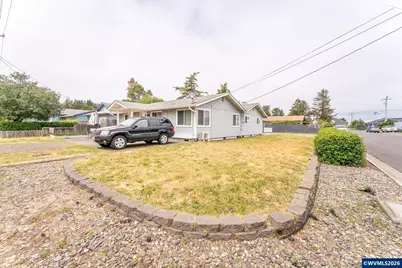 2025 Pine St, Florence, OR 97439 - Photo 27