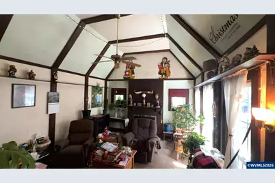 981 15th St NE, Salem, OR 97301 - Photo 3