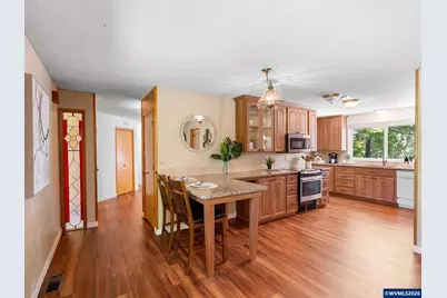 1650 N Scenic View Dr, Stayton, OR 97383 - Photo 9