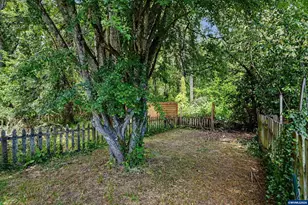 1674 SW Country Club Pl, Corvallis, OR 97330 - Photo 13