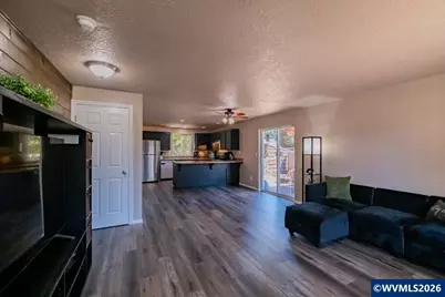 1055 Grove St, Lebanon, OR 97355 - Photo 5