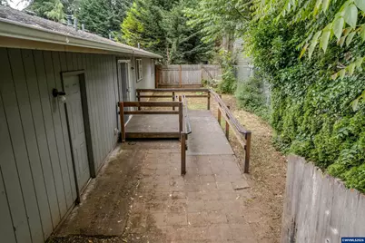 304 Boone Rd SE, Salem, OR 97306 - Photo 19