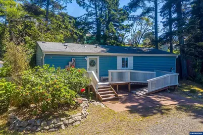 1232 SE 2nd Ct, Lincoln City, OR 97367 - Photo 9