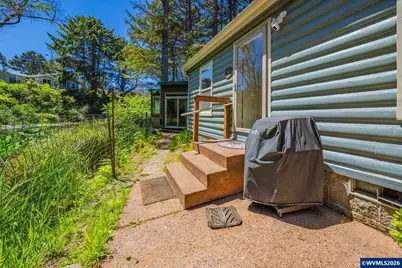 1232 SE 2nd Ct, Lincoln City, OR 97367 - Photo 9
