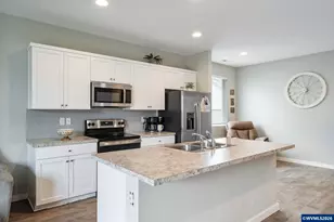 1480 Sunflower St, Woodburn, OR 97071 - Photo 9