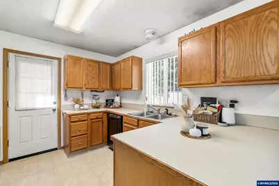 209 SE Stone -211 Ln, Dallas, OR 97338 - Photo 15
