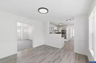 570 22nd Ave SW, Albany, OR 97322 - Photo 11