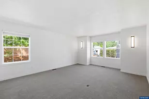 570 22nd Ave SW, Albany, OR 97322 - Photo 9