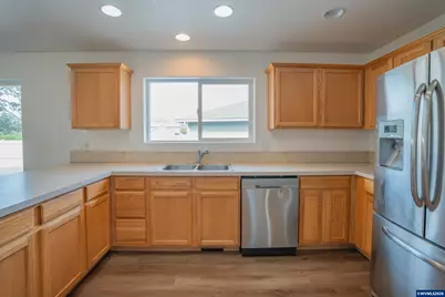 36 E Jadon Dr, Lebanon, OR 97355 - Photo 7