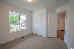 36 E Jadon Dr, Lebanon, OR 97355 - Photo 19
