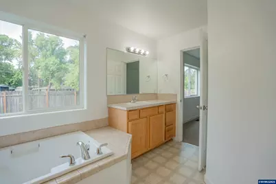 36 E Jadon Dr, Lebanon, OR 97355 - Photo 17