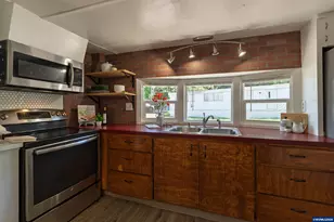 502 N 8th #17 St, Philomath, OR 97370 - Photo 7