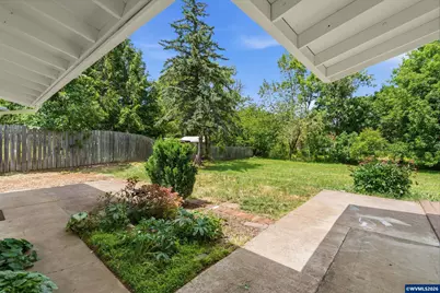 176 NE Azalea Dr, Corvallis, OR 97330 - Photo 29