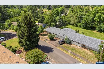 176 NE Azalea Dr, Corvallis, OR 97330 - Photo 39