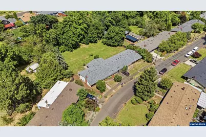 176 NE Azalea Dr, Corvallis, OR 97330 - Photo 41