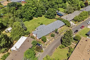 176 NE Azalea Dr, Corvallis, OR 97330 - Photo 41