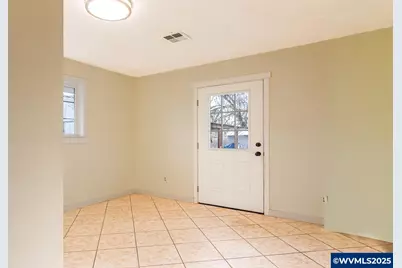 375 N 6th St, Harrisburg, OR 97446 - Photo 31
