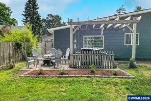 375 N 6th St, Harrisburg, OR 97446 - Photo 41