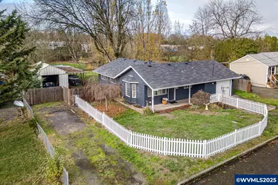 375 N 6th St, Harrisburg, OR 97446 - Photo 3