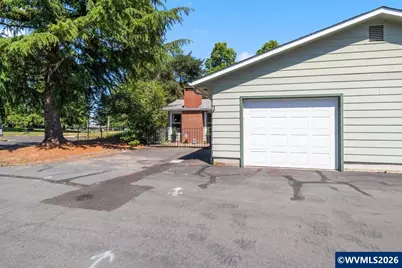 636 30th Av SE, Albany, OR 97322 - Photo 3