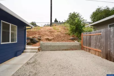 928 Trust Ln SE, Salem, OR 97306 - Photo 29
