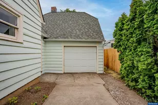 399 S Main St, Lebanon, OR 97355 - Photo 3