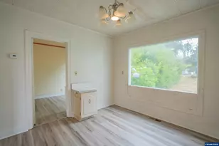 399 S Main St, Lebanon, OR 97355 - Photo 11
