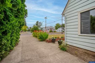 399 S Main St, Lebanon, OR 97355 - Photo 27