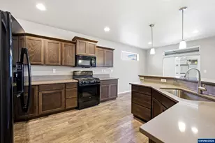 541 Derby St SE, Albany, OR 97322 - Photo 9
