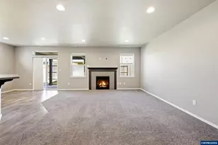 541 Derby St SE, Albany, OR 97322 - Photo 5