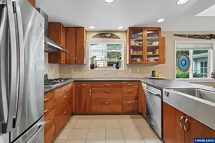 587 Snow White Way SE, Salem, OR 97302 - Photo 15