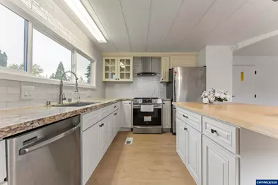 570 N 10th Av #6, Cornelius, OR 97113 - Photo 7